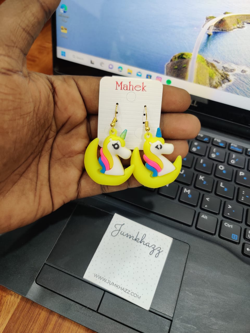 cartton earing