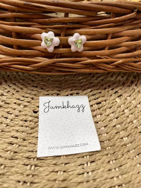 Flower stud JFE626