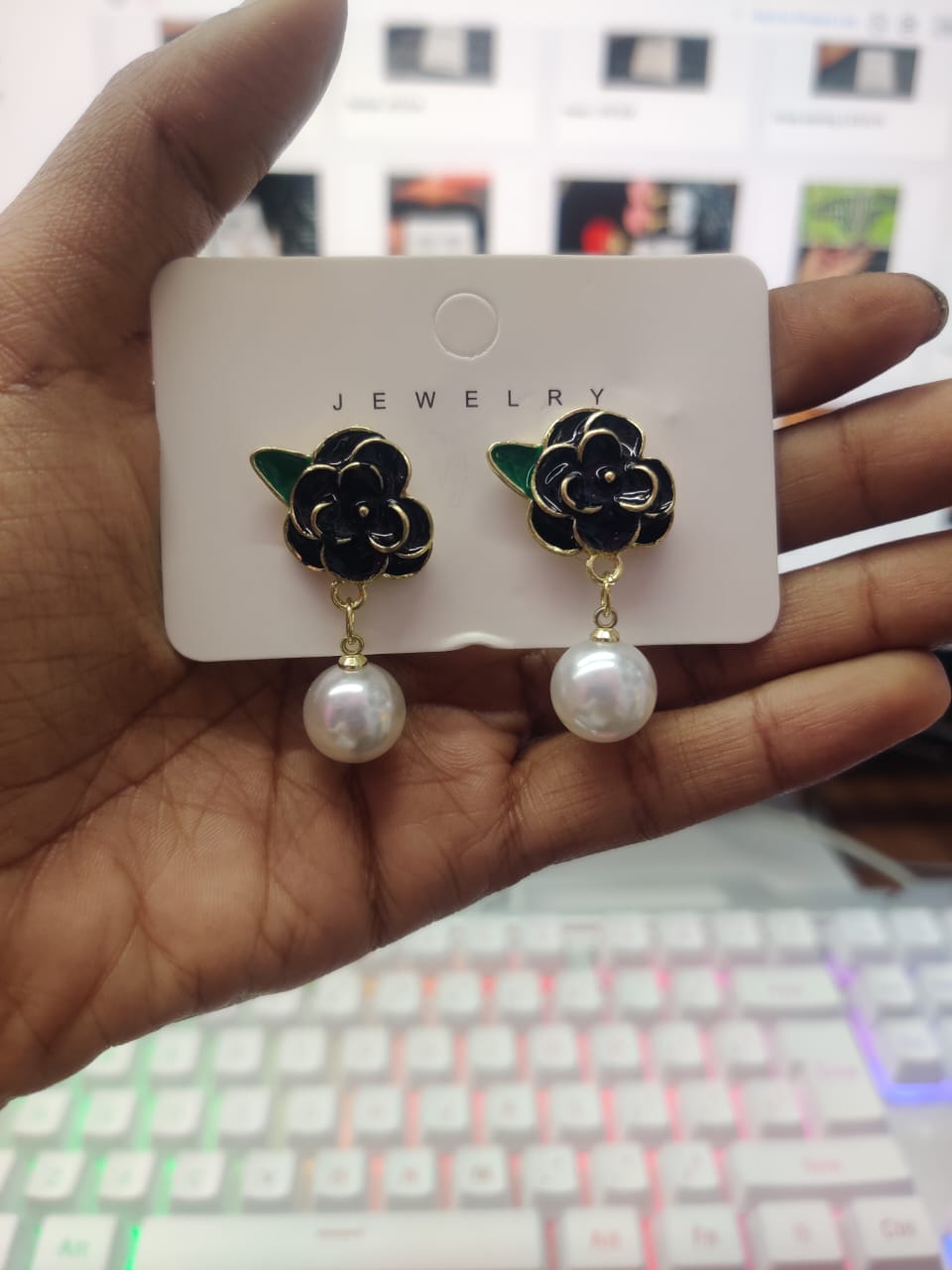 Rose earing (JFE695)