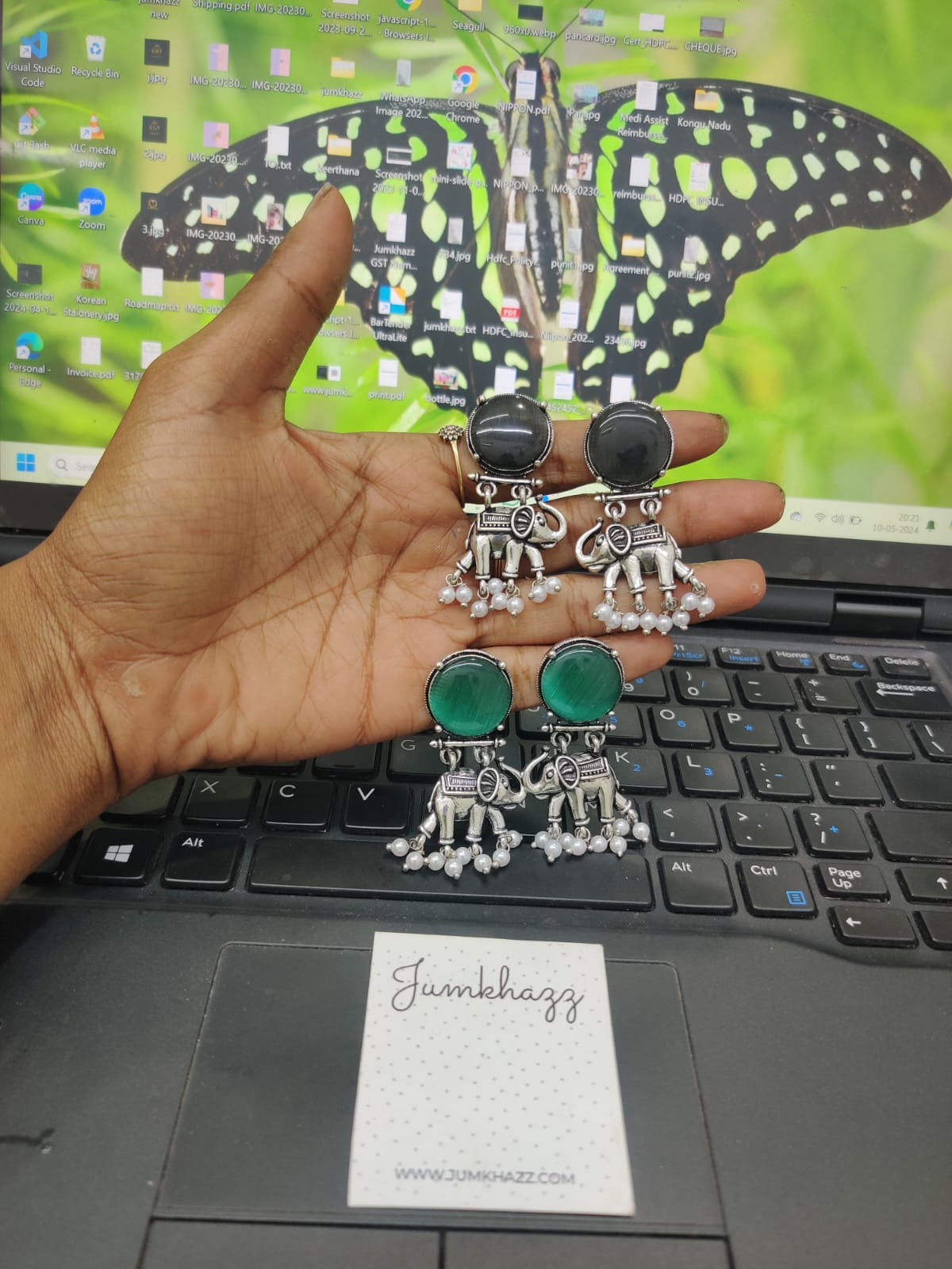 Elephant stud JGS197