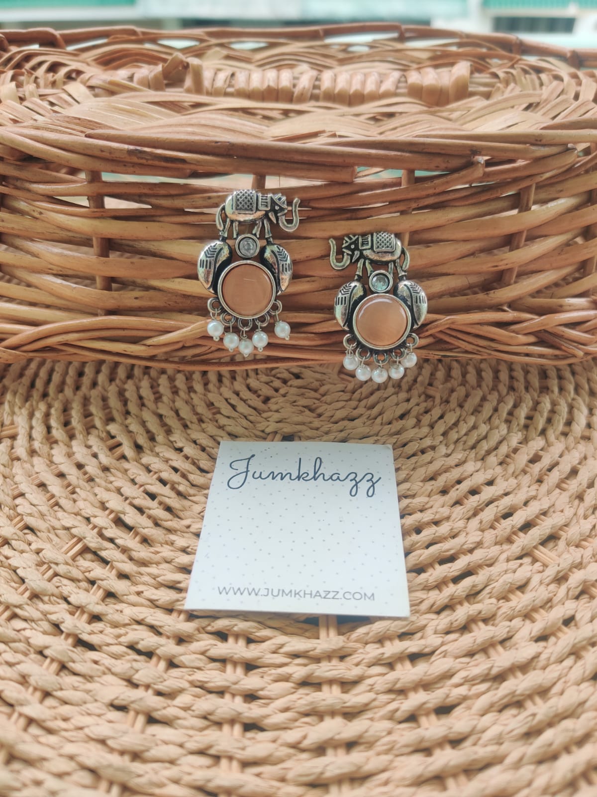 Elephant stud JGS353