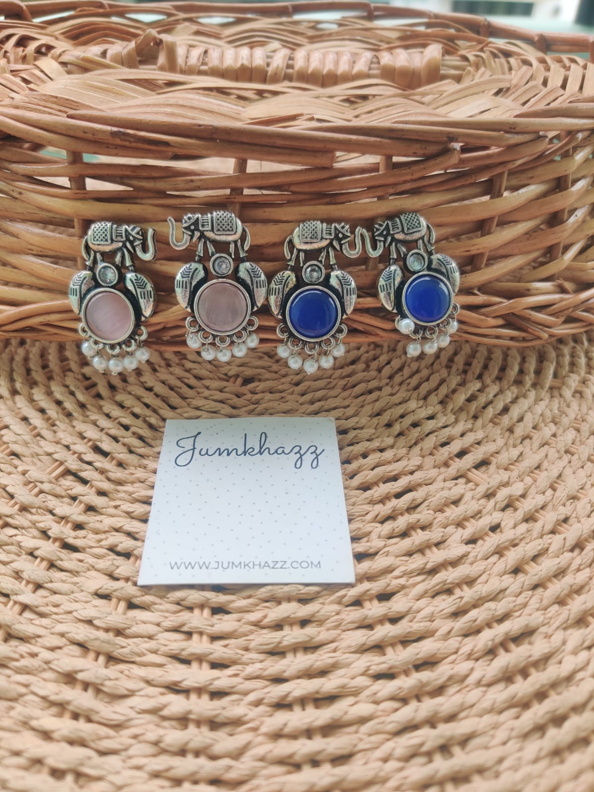 Elephant stud JGS353