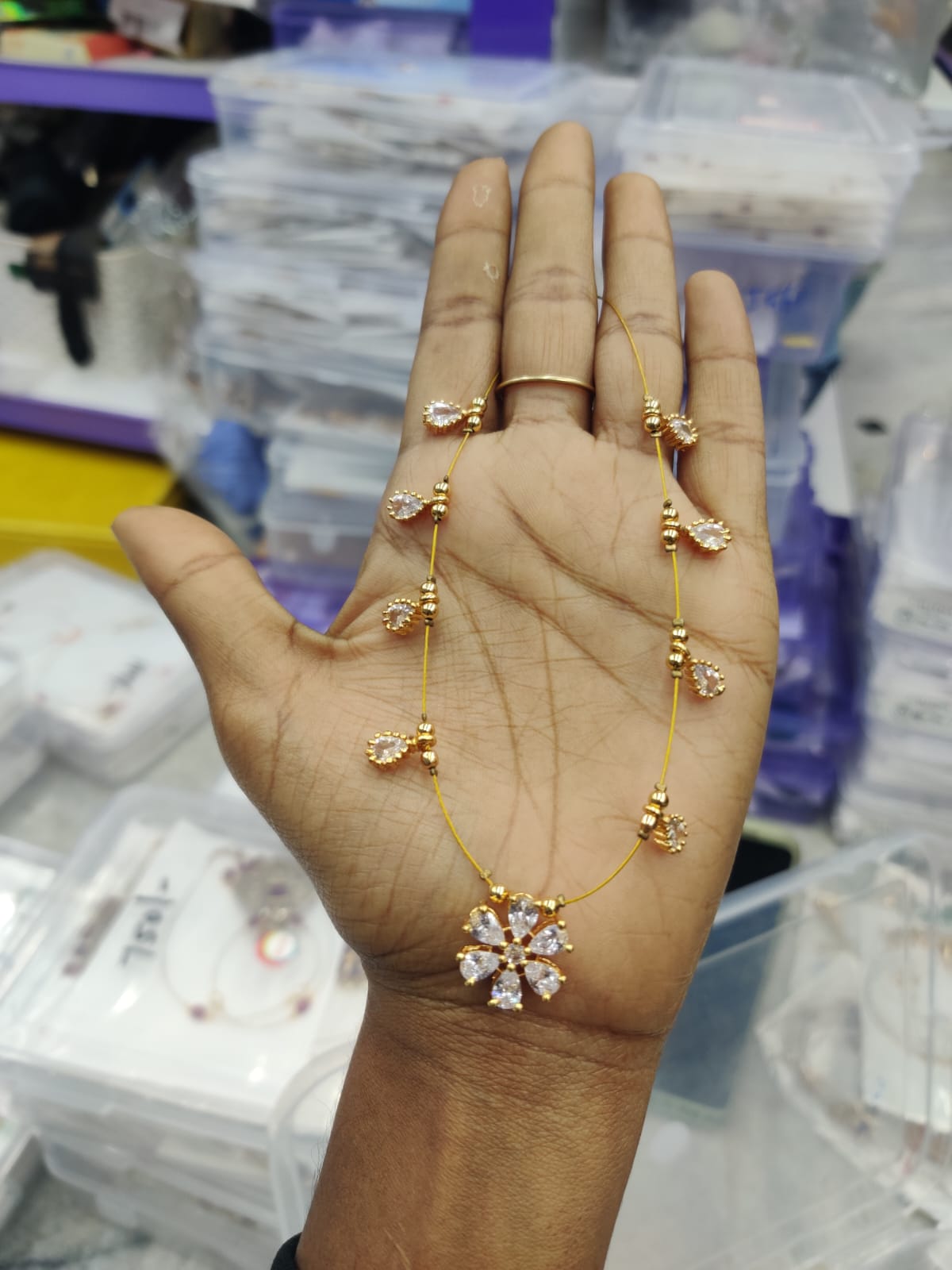 Flower Invisible Chain (JIC06)