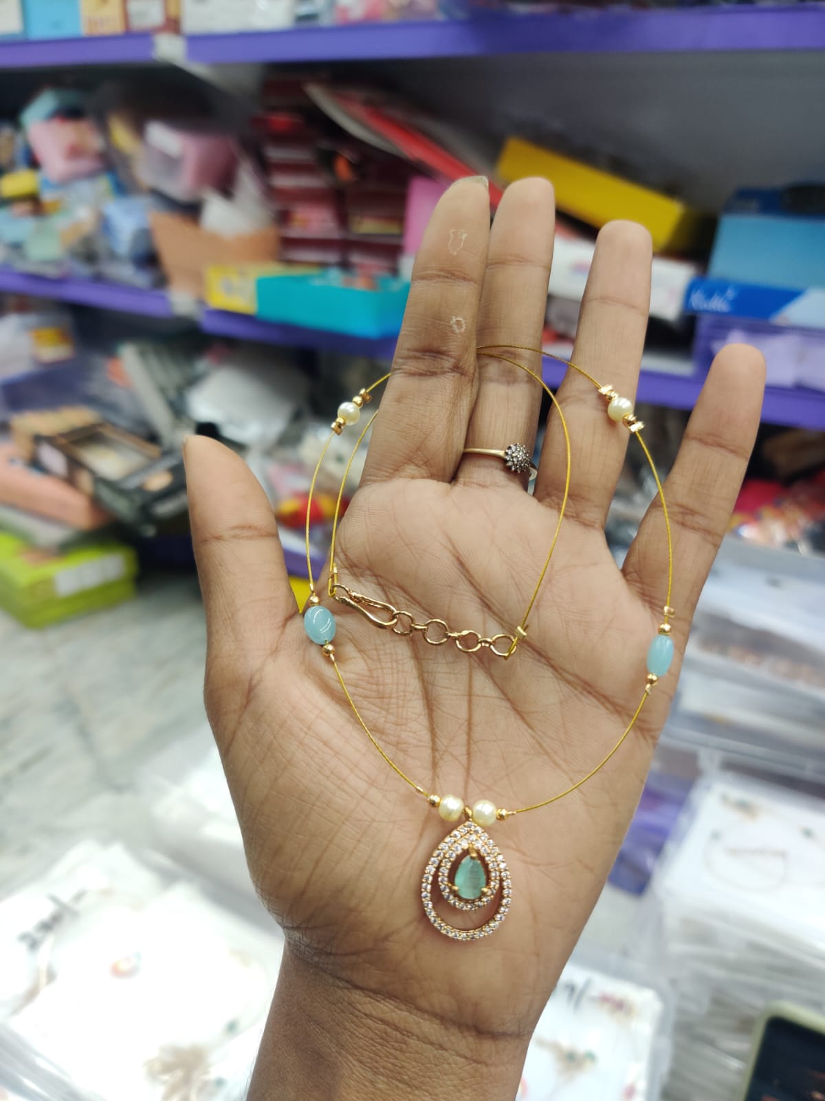 invisible chain (JIC19)