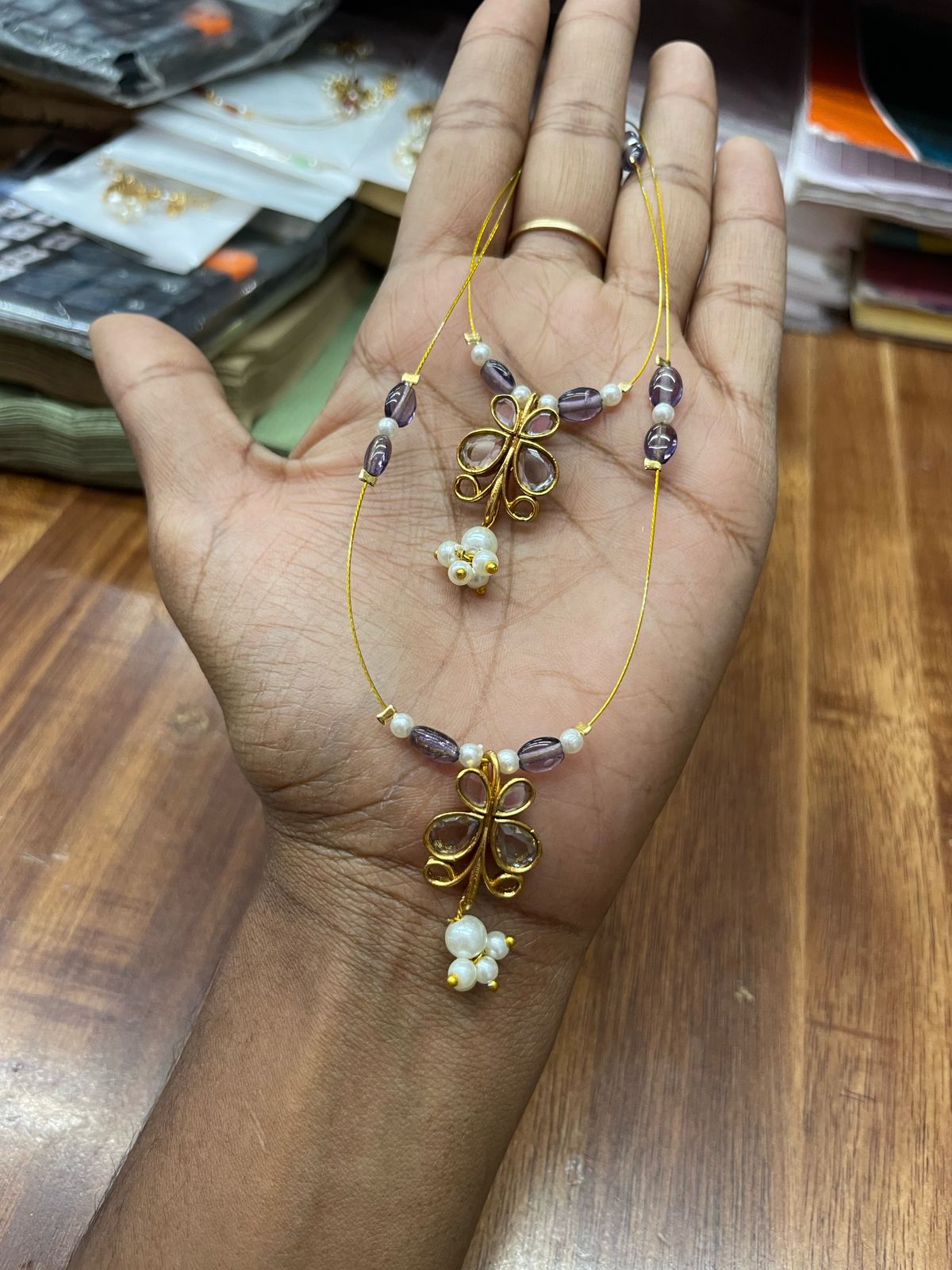 Two Layer Butterfly Invisible Chain (JIC29)