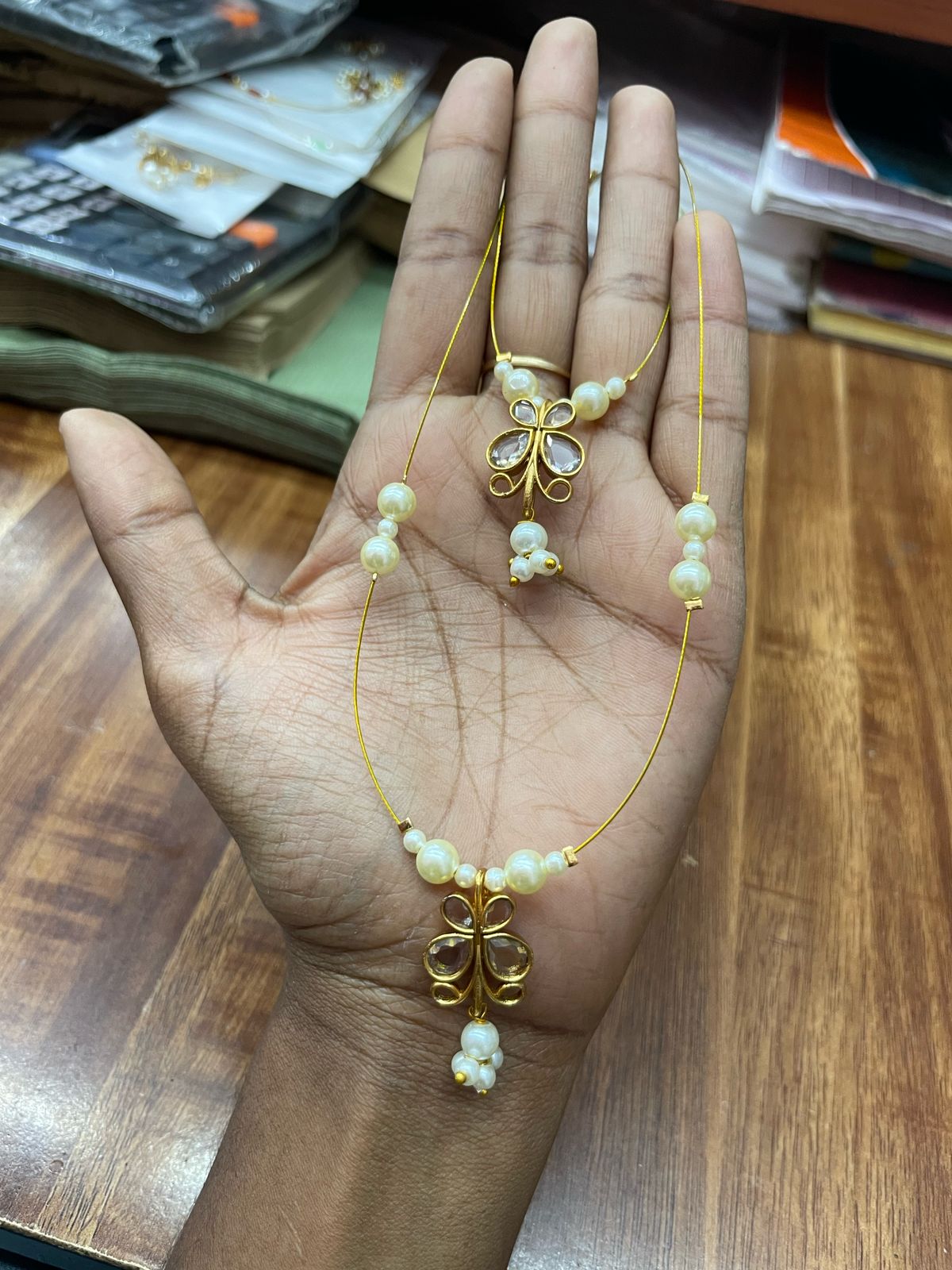 Two Layer Butterfly Invisible Chain (JIC29)