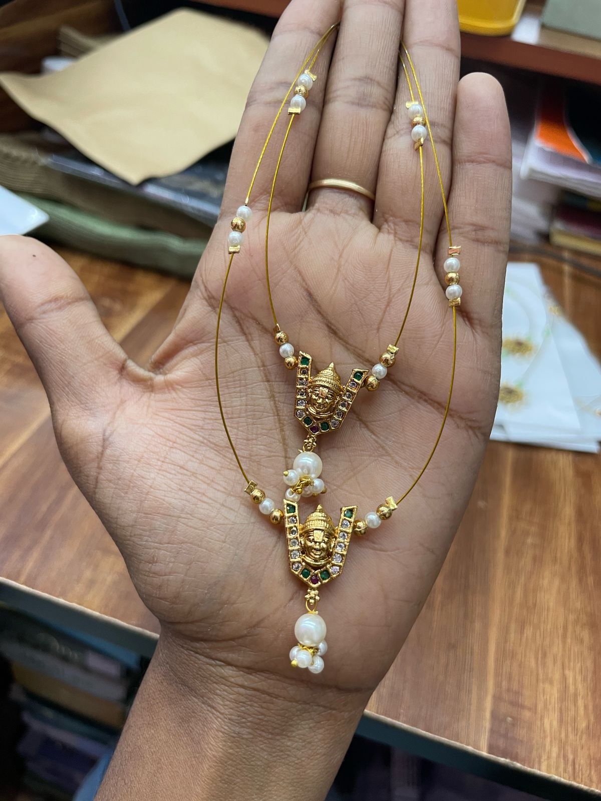 Two Layer Invisible Chain (JIC31)