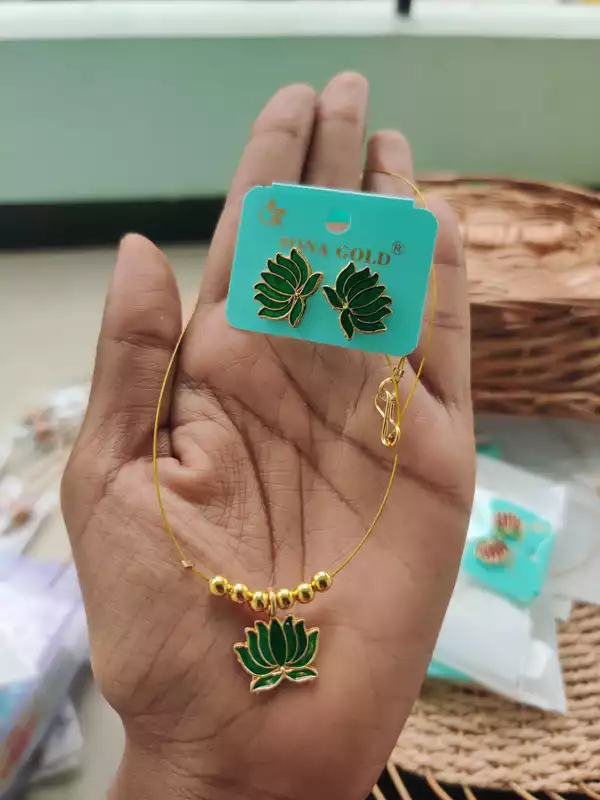 Lotus chain JIC48
