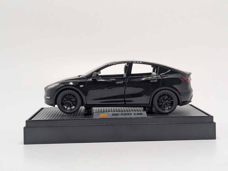 Tesla Model Y 1:32 NL