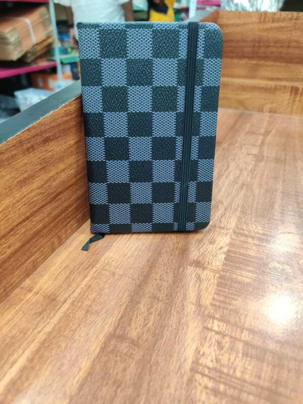 Checked Note (JKSNN25)