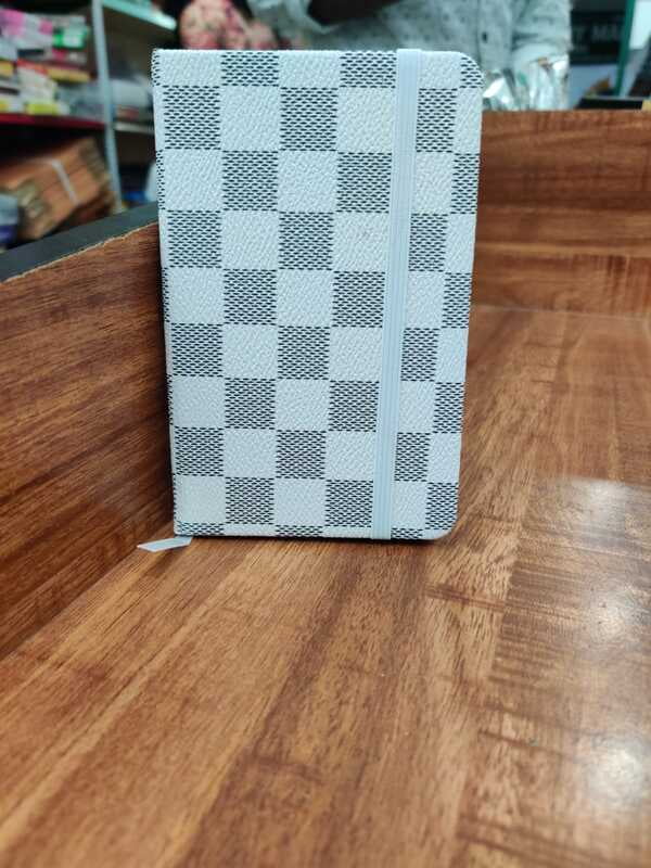 Checked Note (JKSNN25)