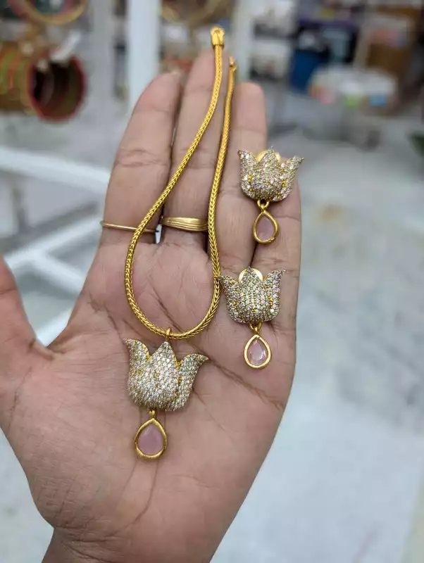 Neckpiece (JNC09)