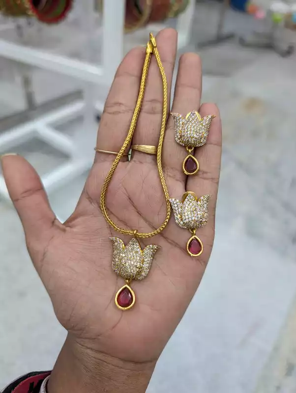 Neckpiece (JNC09)