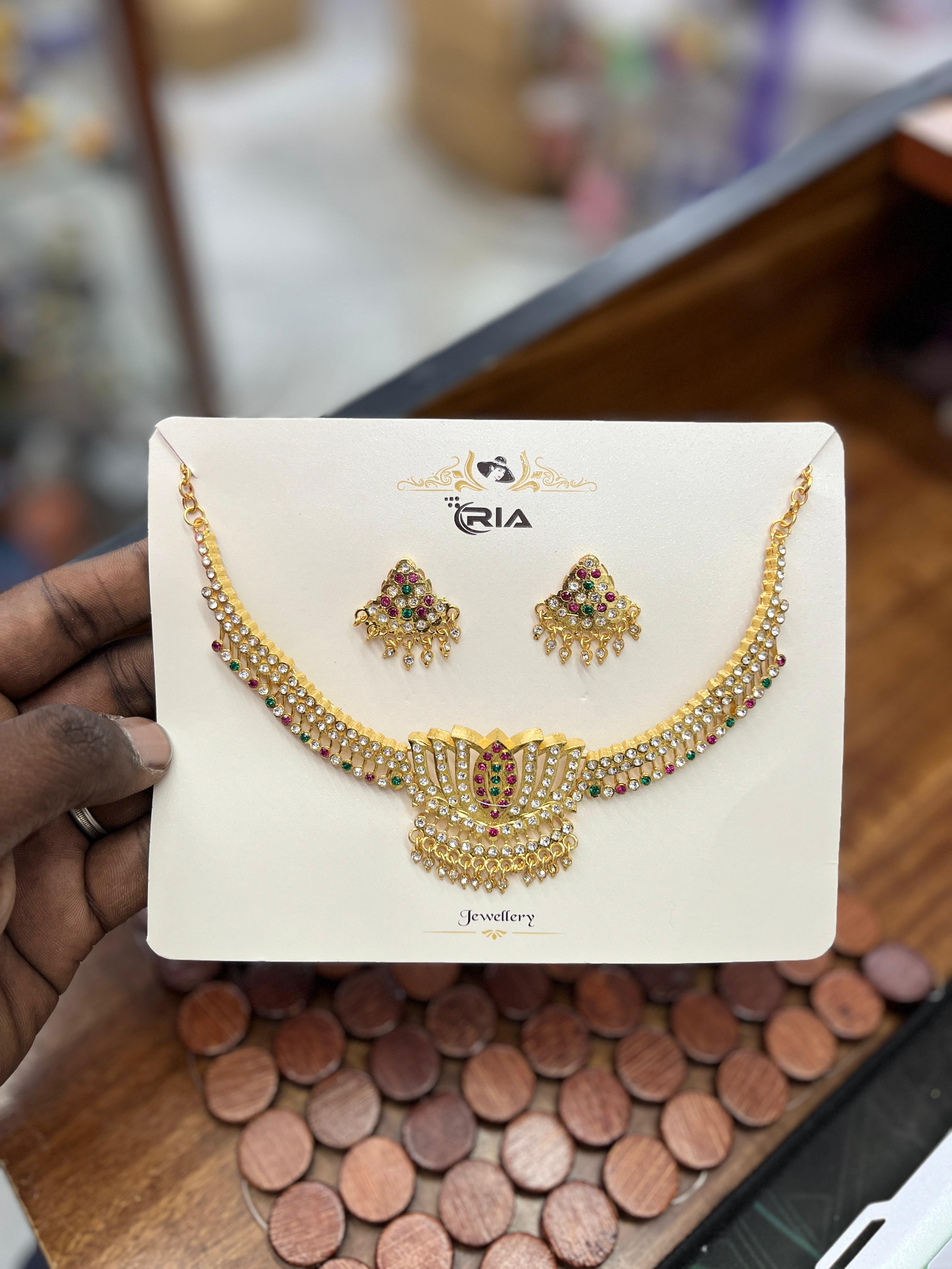 Neckpiece (JNC243)