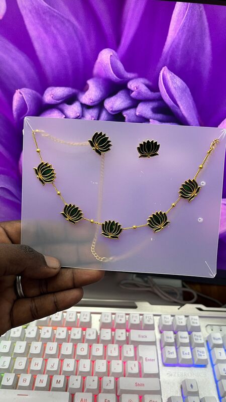 Lotus Neckpiece (JNC253)