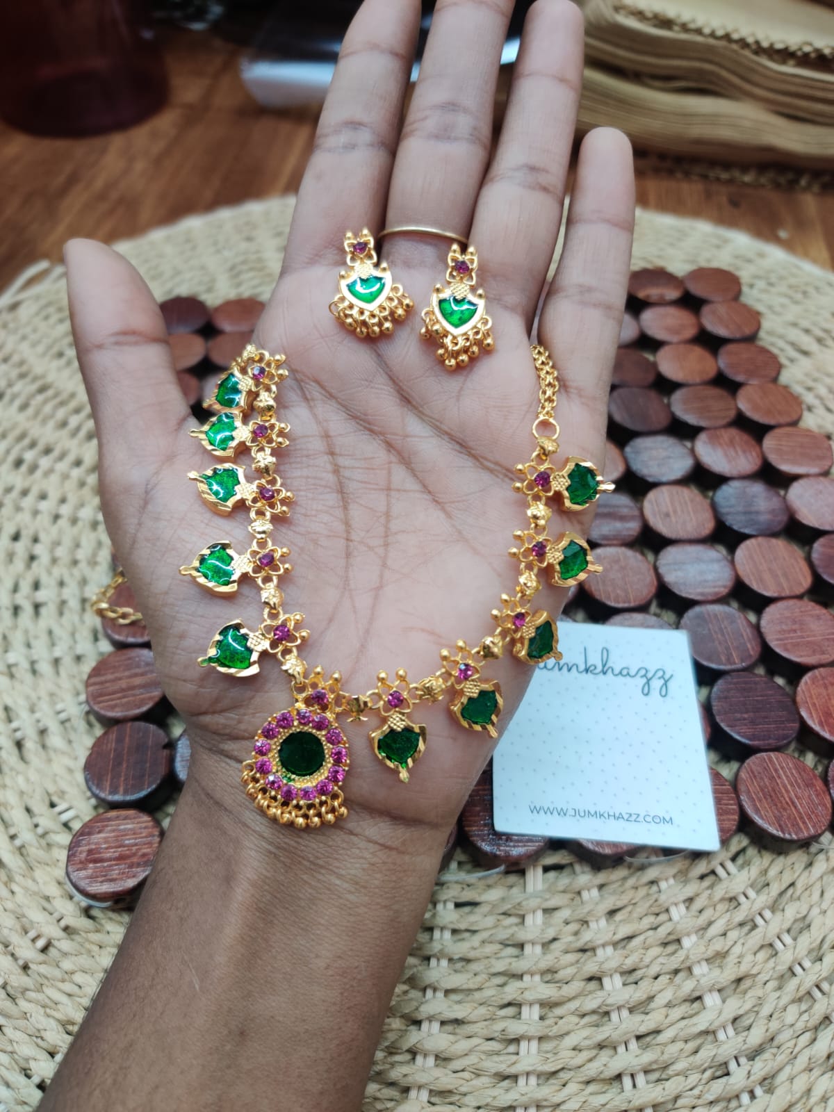 Short necklace jnc94