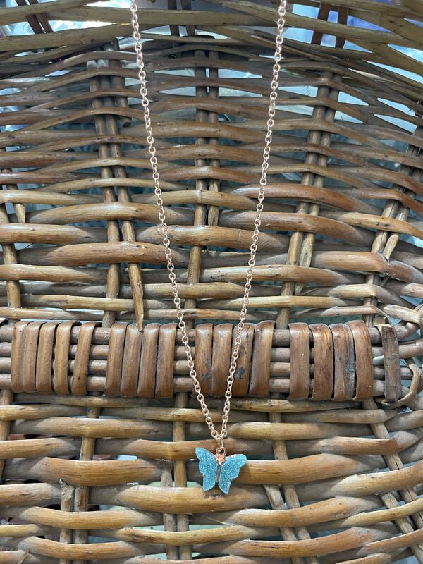 Rosegolg butterfly charm JNCC107