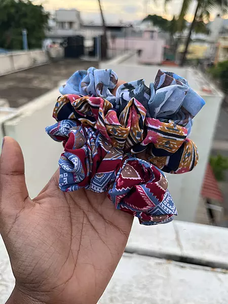SCRUNCHIES(JSE10)