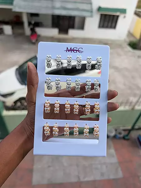 Stand Earring (JSE14)
