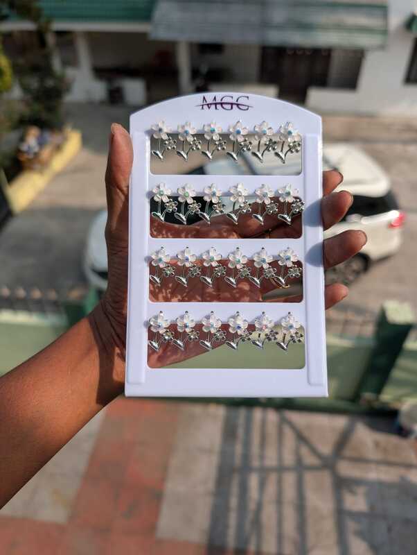 Stand Earring (JSE20)