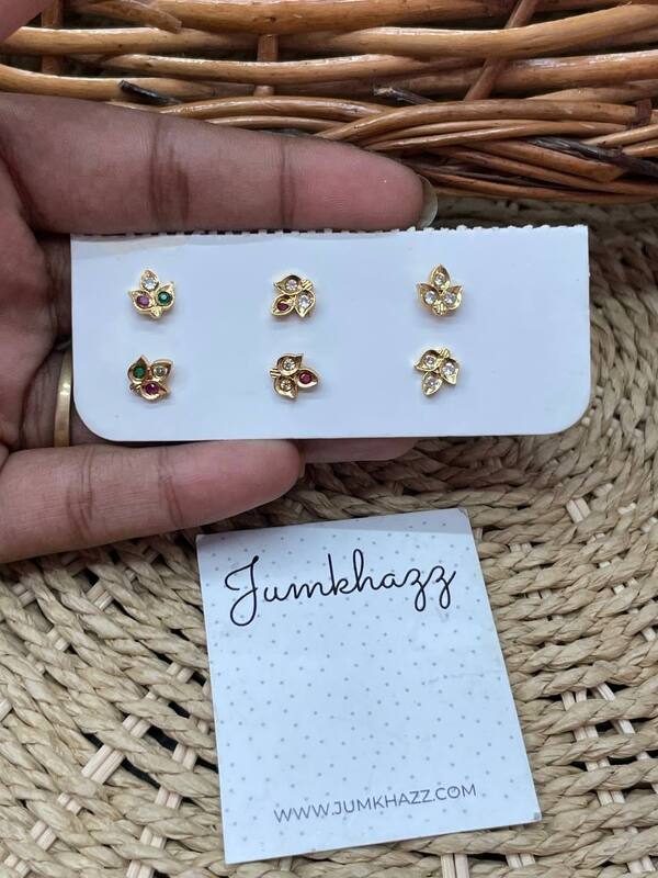 Gold replica second stud JSS07