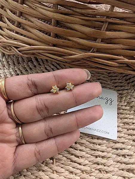 Rose stud JSS08