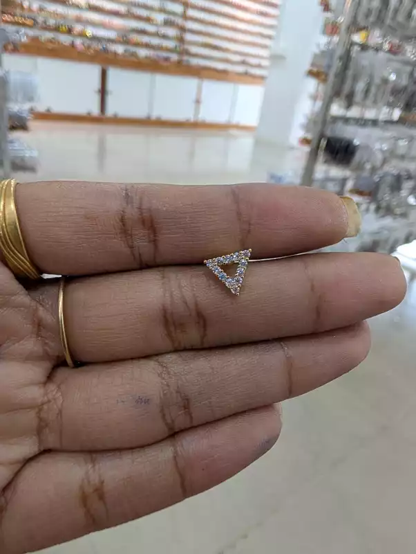Trangle Second Stud (JSS110)