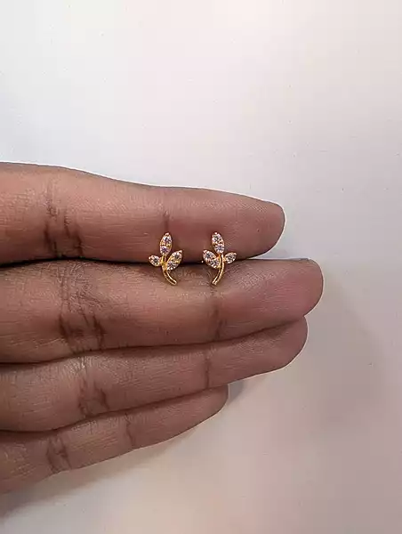 Leaf Second Stud (JSS138)