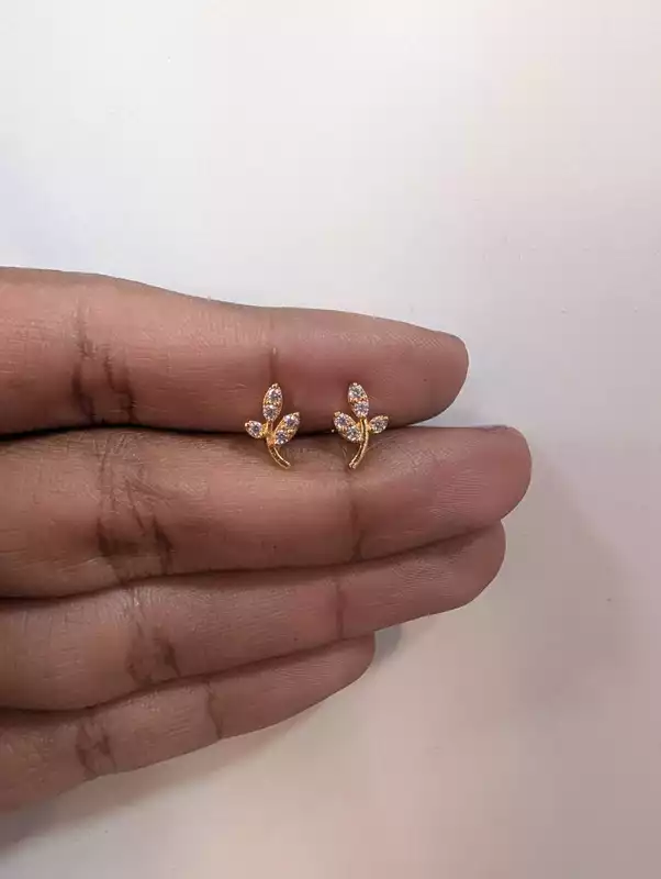 Leaf Second Stud (JSS138)