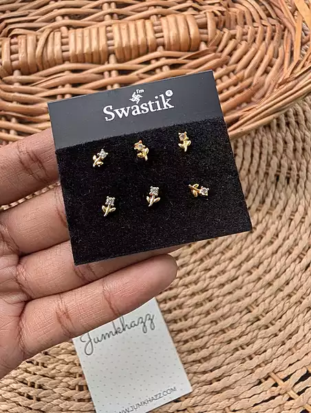 White rose stud JSS14