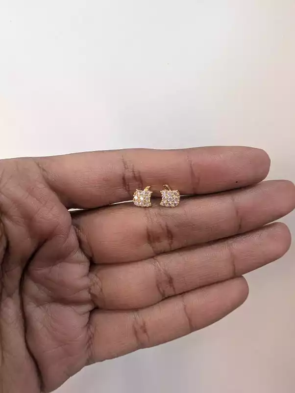 Apple Second Stud (JSS140)
