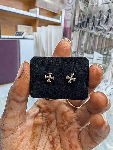 White flower JSS213