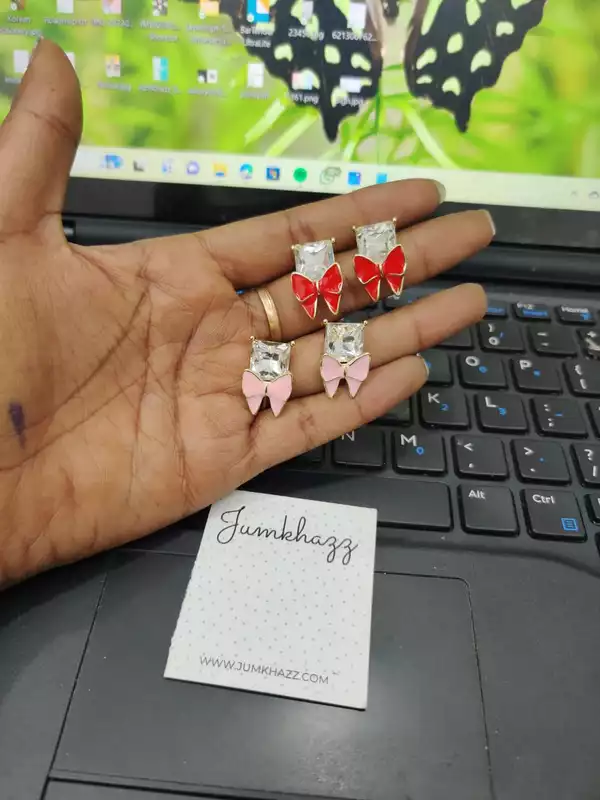 Bow Stud JST481