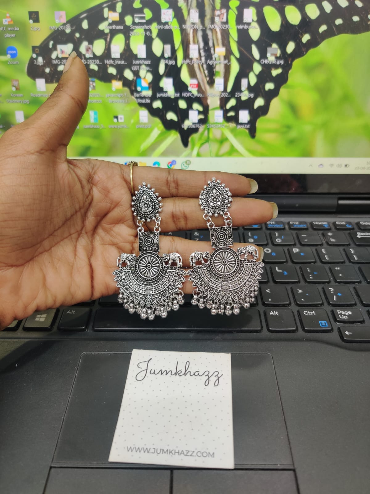 Oxidised stud JST532