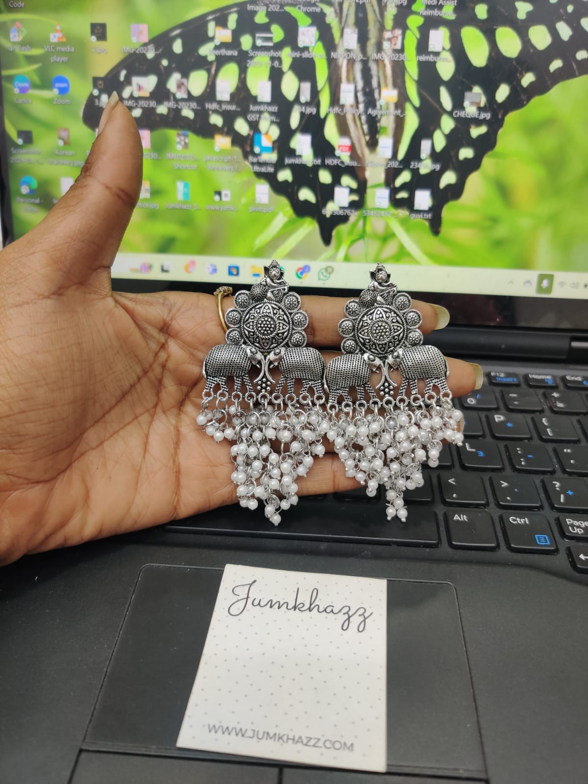 Elephant stud JST533