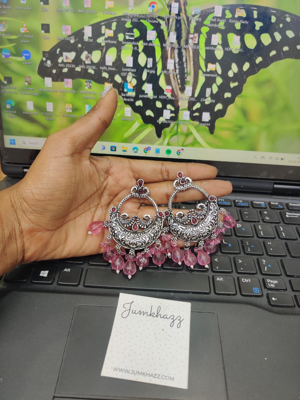 Weightless Stud JST538