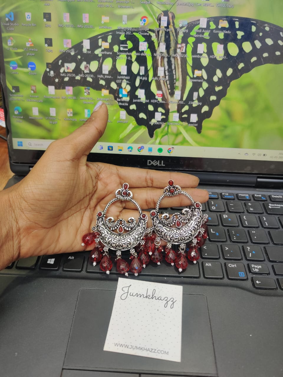 Weightless Stud JST538