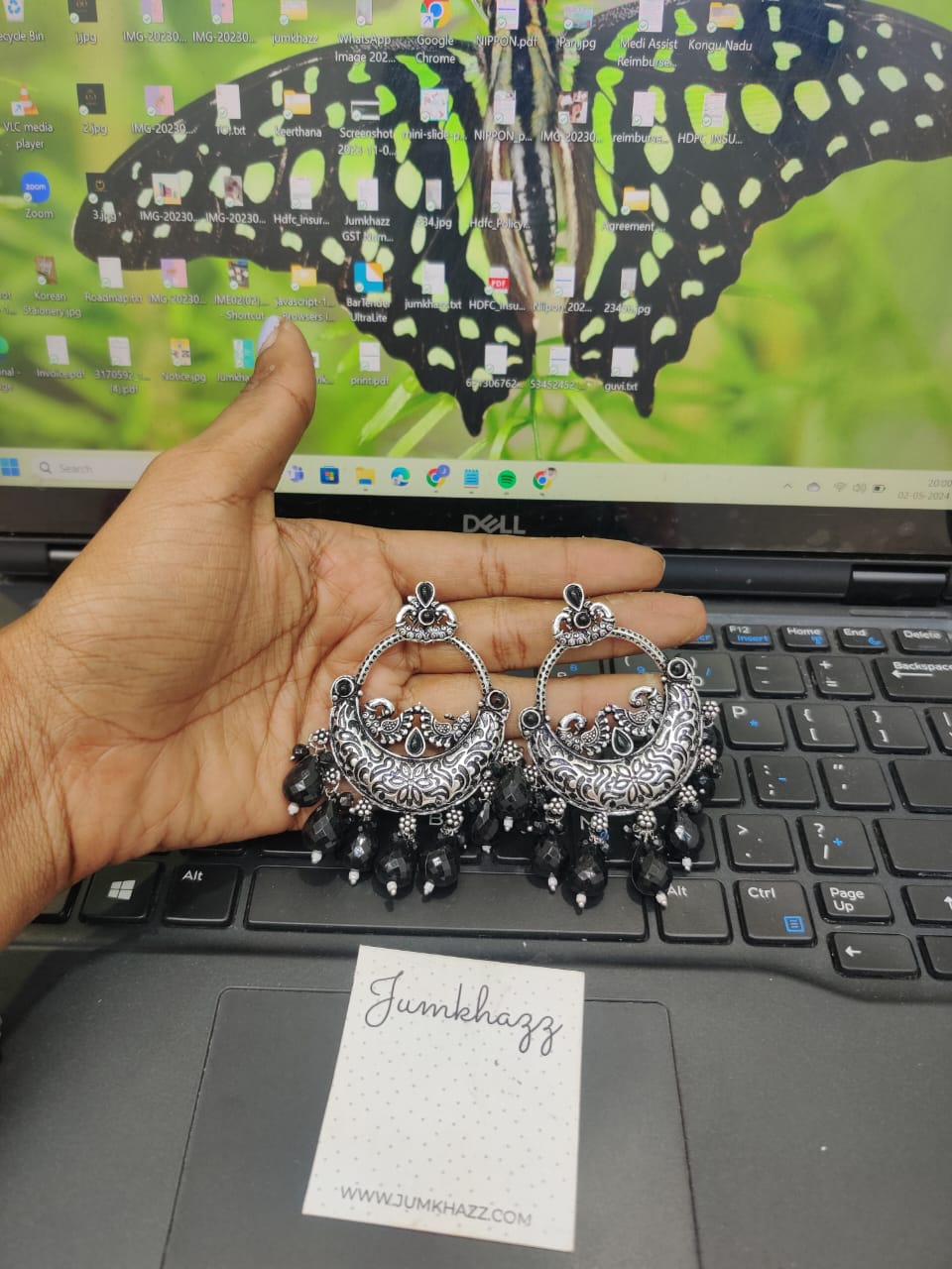 Weightless Stud JST538