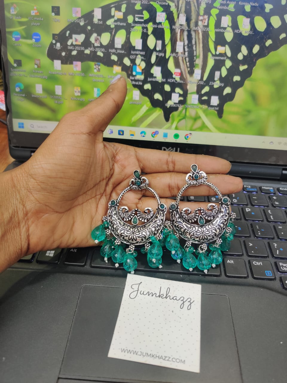 Weightless Stud JST538