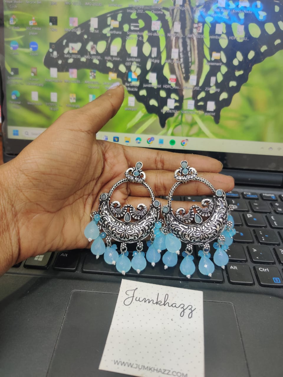 Weightless Stud JST538