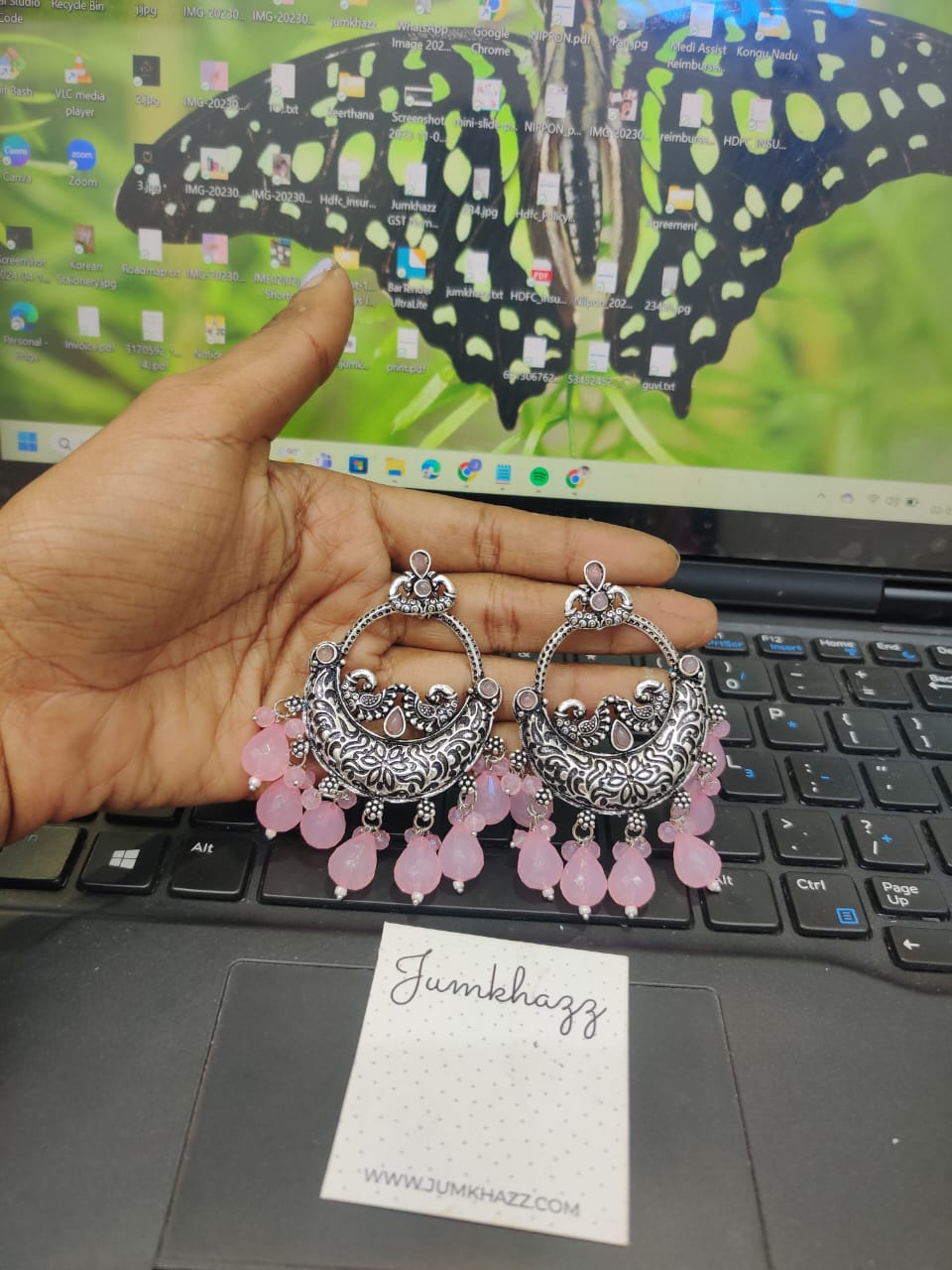 Weightless Stud JST538