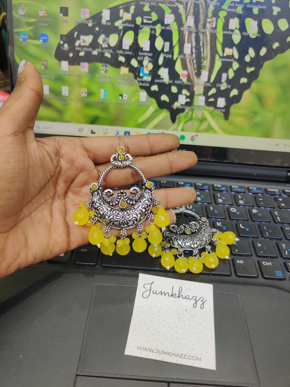 Weightless Stud JST538