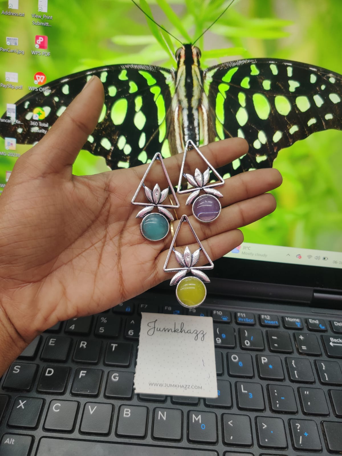 Trangle Stud (JST599)