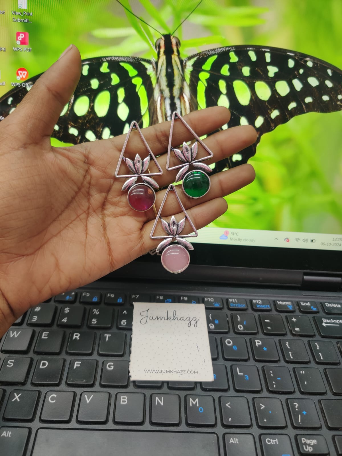 Trangle Stud (JST599)