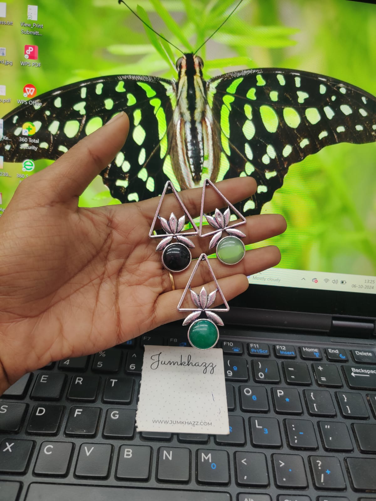 Trangle Stud (JST599)