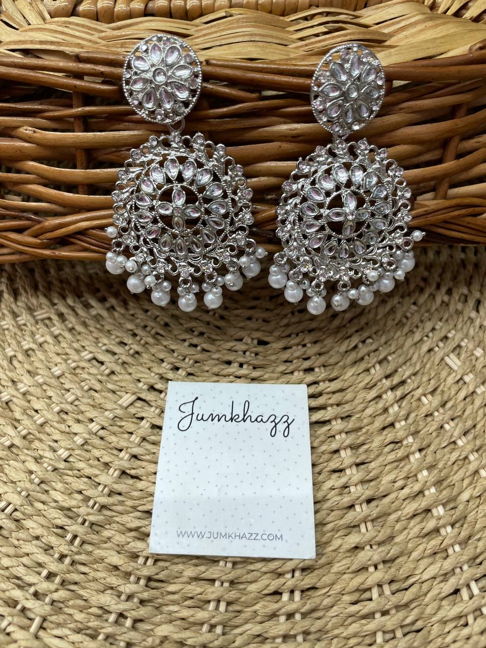 White stone stud JST640