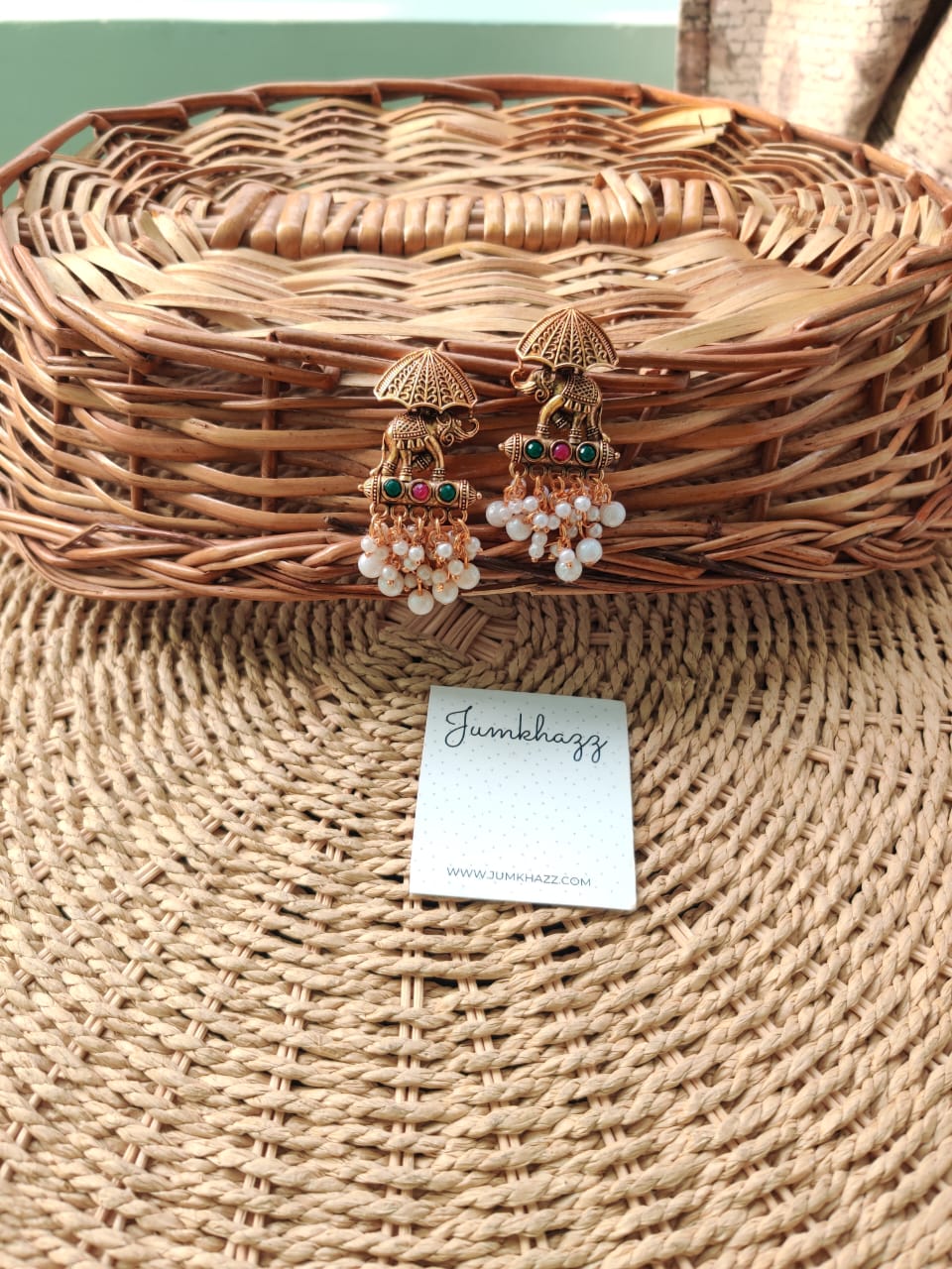 Elephant Stud JST668