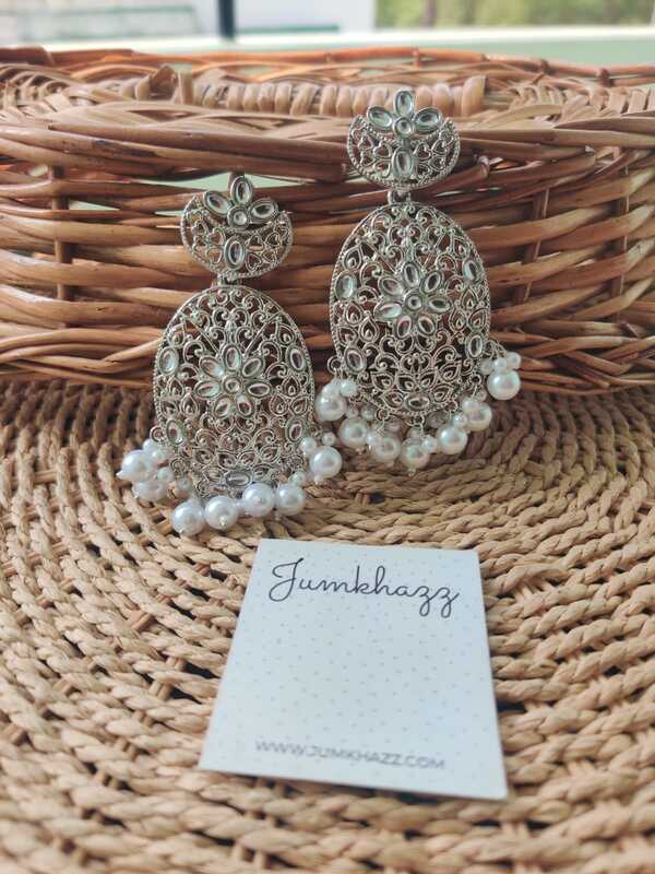 Elegant Cute Stud (JST699)