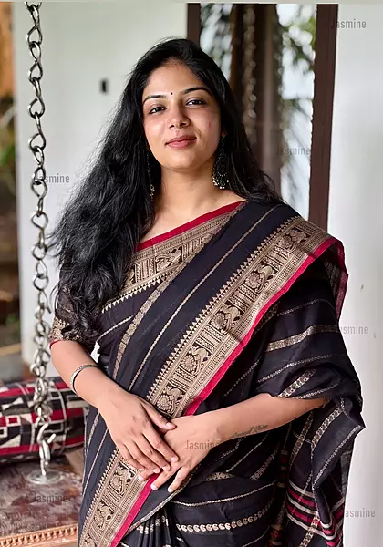 Black Narayanpet cotton saree with maroon Velthari peacock border