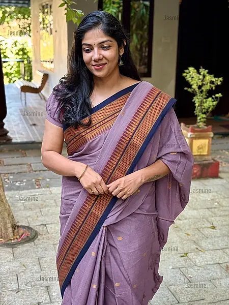 Thread-woven butta patterns on dusty lavender mercerised cotton Narayanpet saree